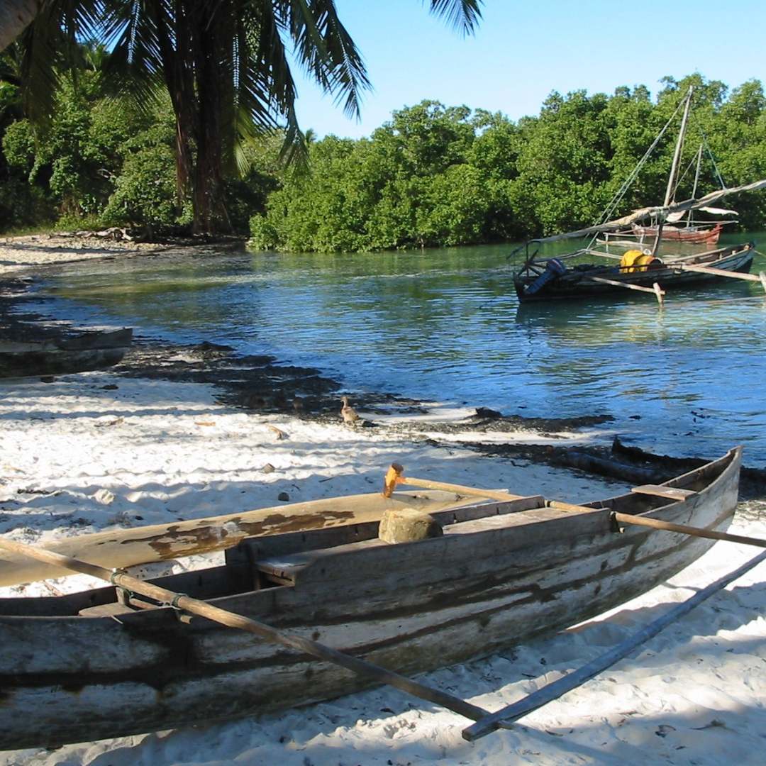 bateau-echoue-plage