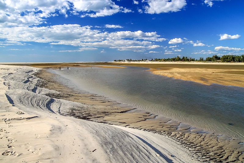 cote-morondava-madagascar