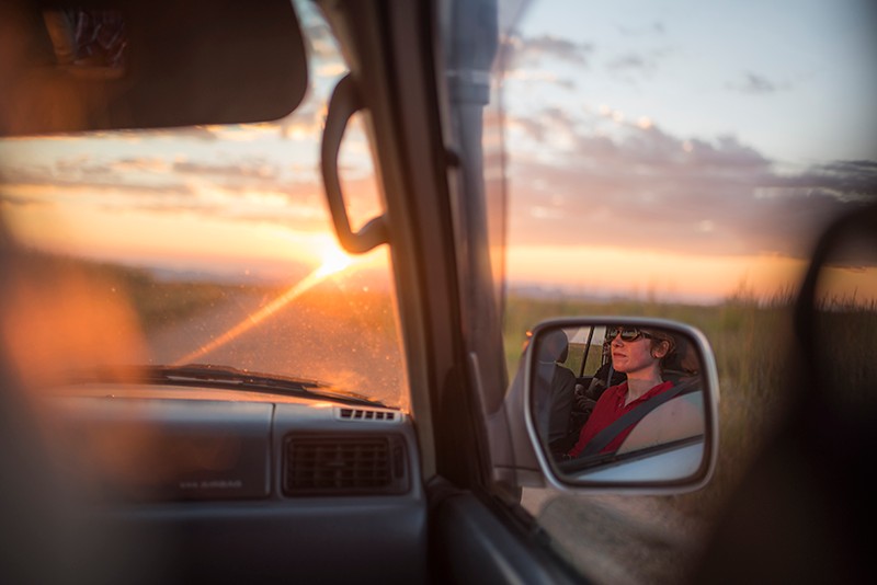 voiture-coucher-de-soleil-madagascar